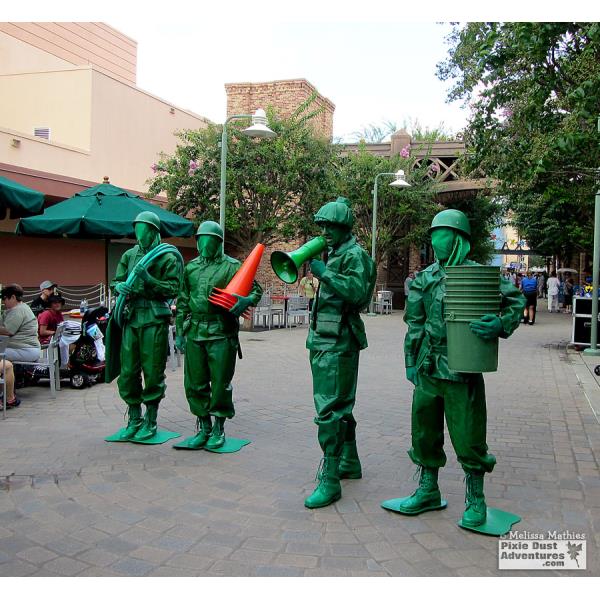 Hollywood-Studios-green-army-men